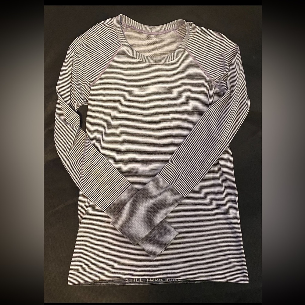 LULULEMON Swiftly tee, size 8